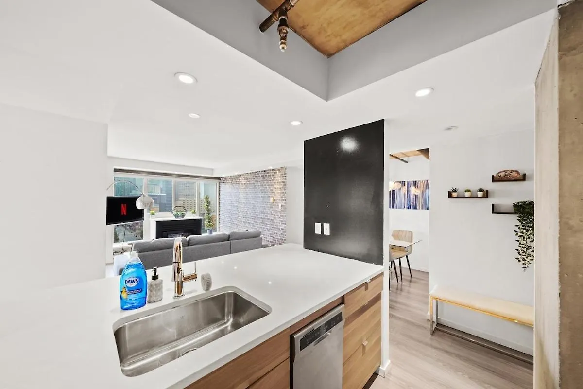 Beautiful 2 Bedroom Home Dt With Free Parking Βανκούβερ 0*,
