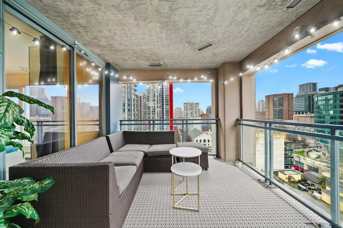 Beautiful 2 Bedroom Home Dt With Free Parking Βανκούβερ 0*,  Καναδάς