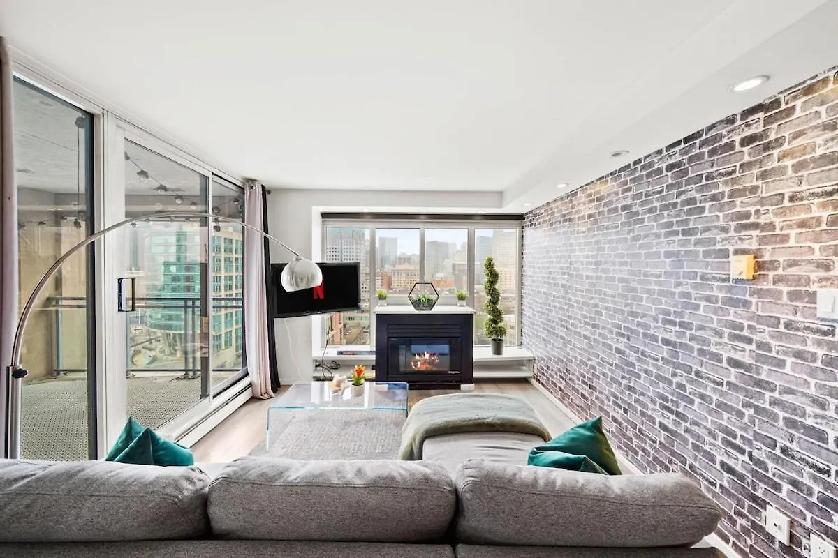 Beautiful 2 Bedroom Home Dt With Free Parking Βανκούβερ